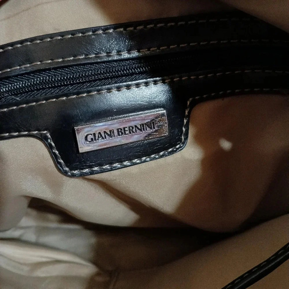 Gianni Bernini Women's Classic Crossbody Purse - Picture 6 of 7